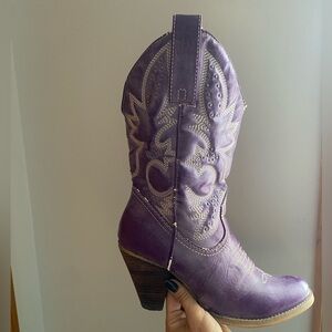Vintage Ferrini Very Volatile Denver cowboy boots in purple Size 7.5